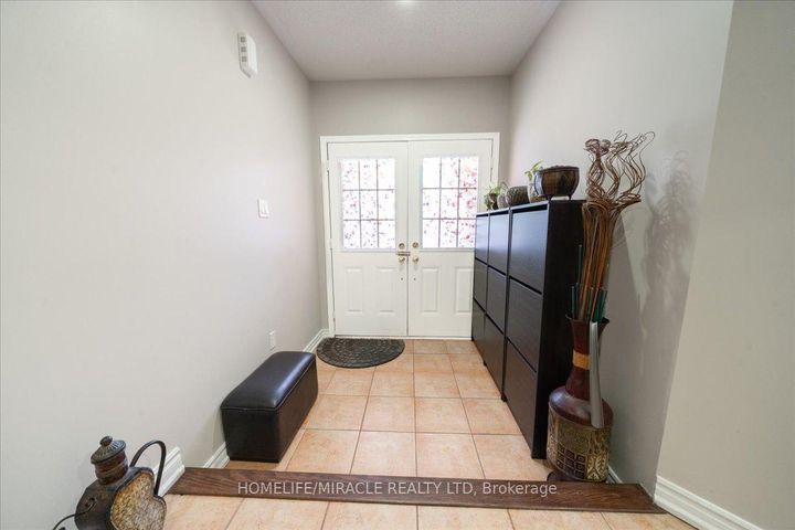 Photo 10 at 326 Albright Road, Fletcher's Creek Village, Brampton