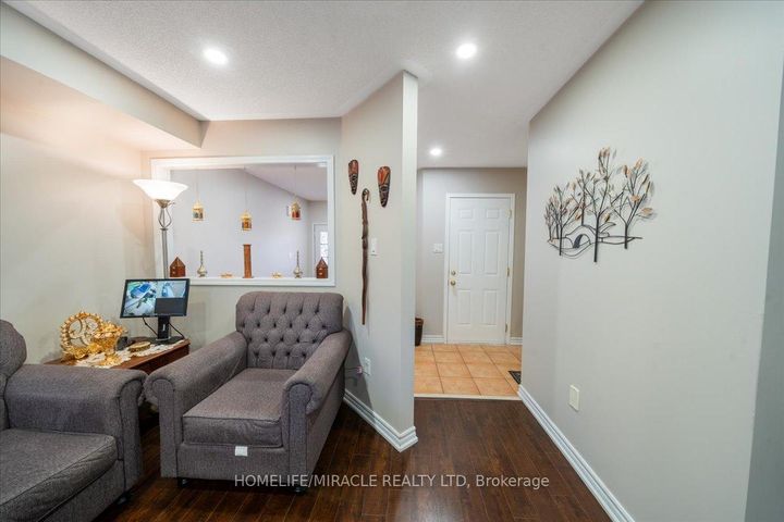 Photo 12 at 326 Albright Road, Fletcher's Creek Village, Brampton