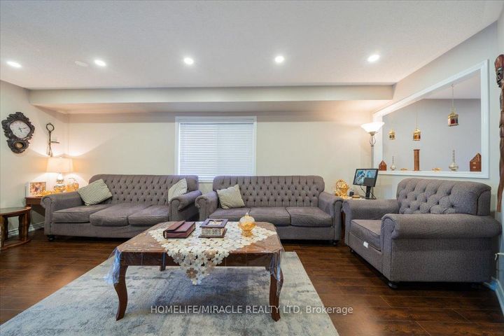 Photo 14 at 326 Albright Road, Fletcher's Creek Village, Brampton