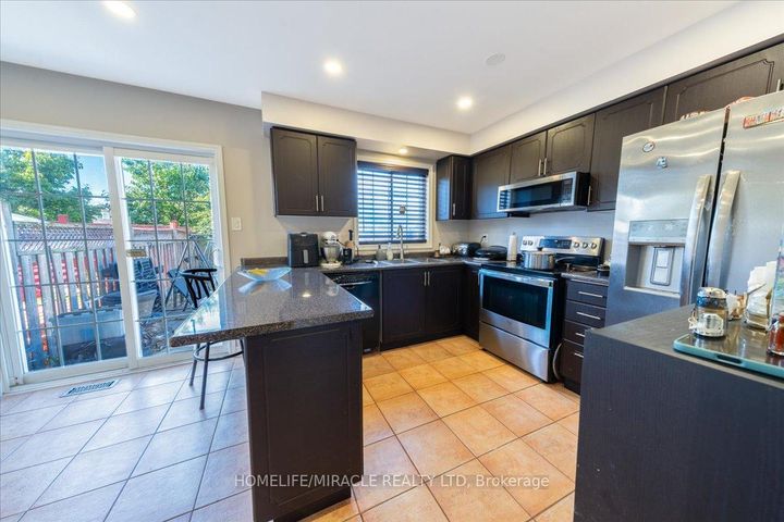 Photo 17 at 326 Albright Road, Fletcher's Creek Village, Brampton