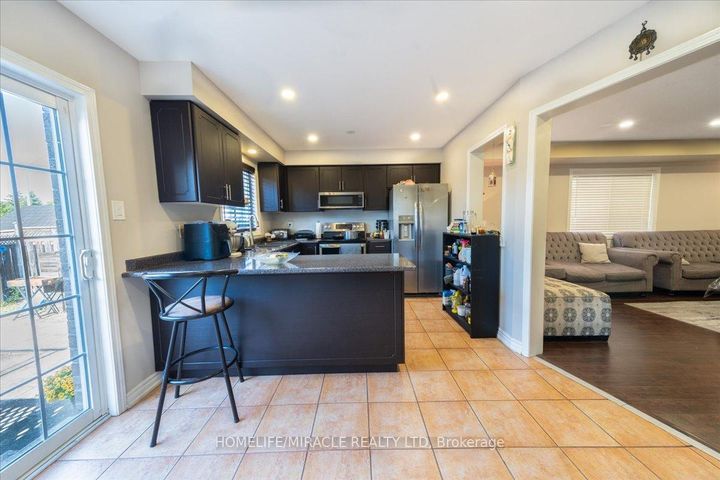 Photo 18 at 326 Albright Road, Fletcher's Creek Village, Brampton