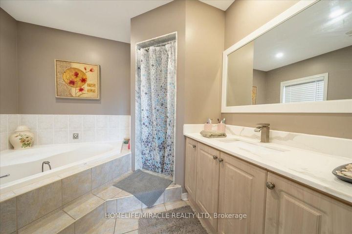 Photo 25 at 326 Albright Road, Fletcher's Creek Village, Brampton