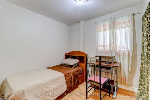 Photo 4 at 610 Vaughan Road, Oakwood Village, Toronto