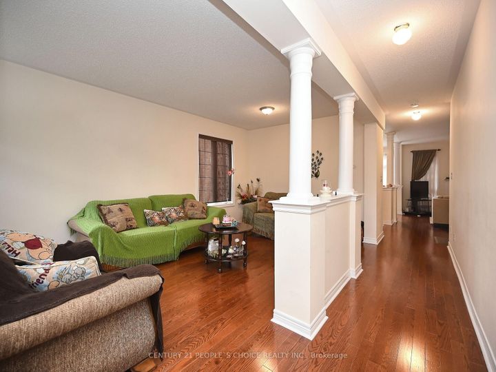 Photo 7 at 23 Lanebrook Drive, Bram East, Brampton