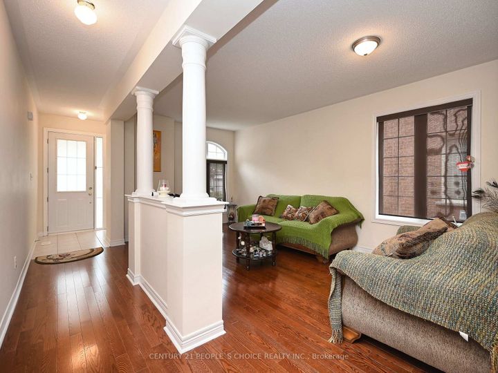 Photo 8 at 23 Lanebrook Drive, Bram East, Brampton