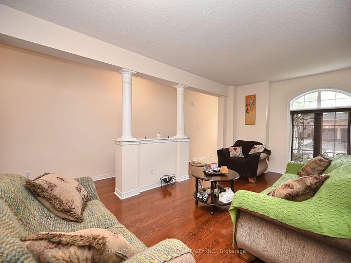 Photo 9 at 23 Lanebrook Drive, Bram East, Brampton