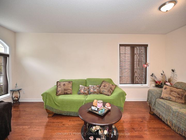 Photo 10 at 23 Lanebrook Drive, Bram East, Brampton