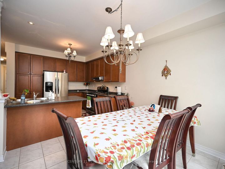 Photo 11 at 23 Lanebrook Drive, Bram East, Brampton