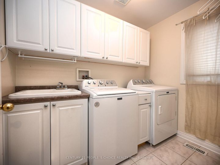 Photo 24 at 23 Lanebrook Drive, Bram East, Brampton