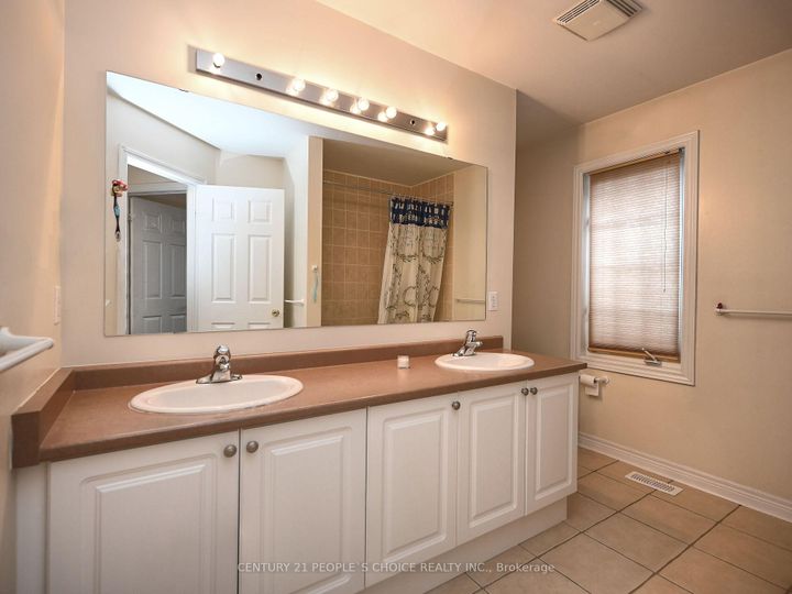 Photo 42 at 23 Lanebrook Drive, Bram East, Brampton