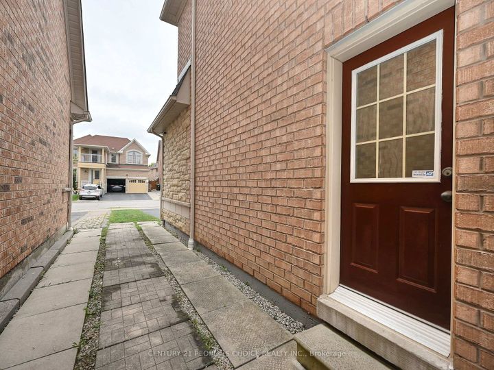 Photo 46 at 23 Lanebrook Drive, Bram East, Brampton