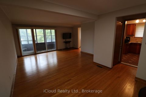 Photo 9 at 61 Rockbank Crescent, Pelmo Park W5, Toronto