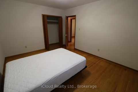 Photo 12 at 61 Rockbank Crescent, Pelmo Park W5, Toronto
