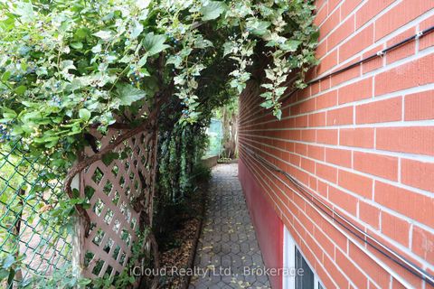 Photo 33 at 61 Rockbank Crescent, Pelmo Park W5, Toronto