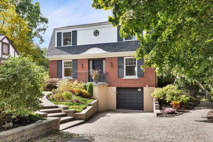 Photo 1 at 9 Humbercrest Point, Lambton Baby Point, Toronto