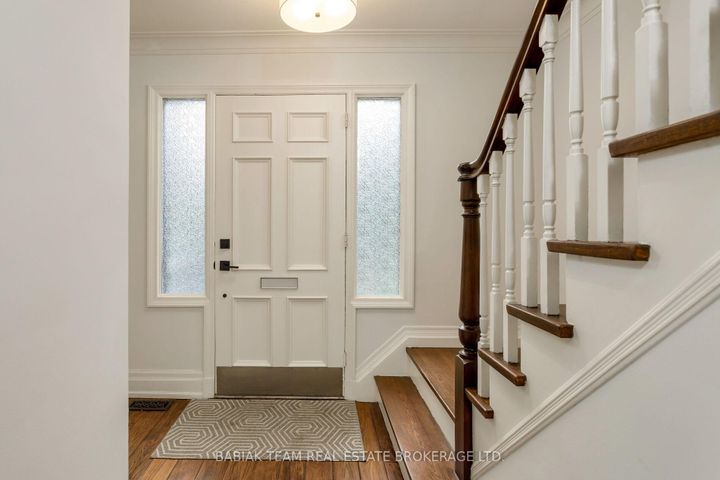 Photo 3 at 9 Humbercrest Point, Lambton Baby Point, Toronto