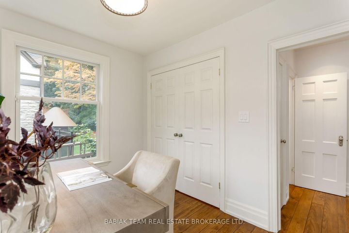 Photo 17 at 9 Humbercrest Point, Lambton Baby Point, Toronto