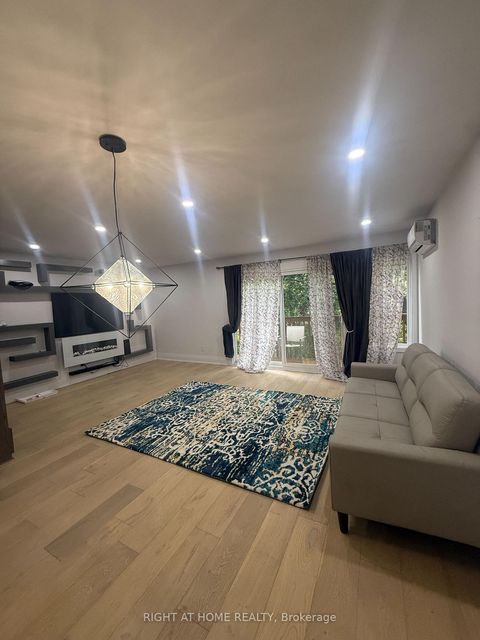 Photo 2 at 133 - 287 Milestone Crescent, Aurora Village, Aurora Photo 2 at 133 - 287 Milestone Crescent, Aurora Village, Aurora