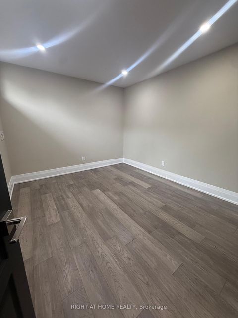 Photo 7 at 133 - 287 Milestone Crescent, Aurora Village, Aurora Photo 7 at 133 - 287 Milestone Crescent, Aurora Village, Aurora