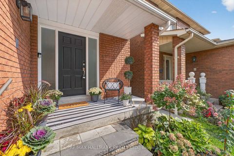 Photo 2 at 69 Wade Gate, Brownridge, Vaughan