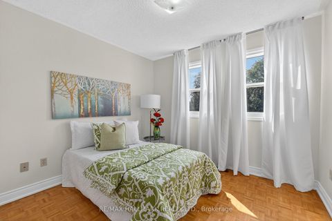 Photo 33 at 69 Wade Gate, Brownridge, Vaughan
