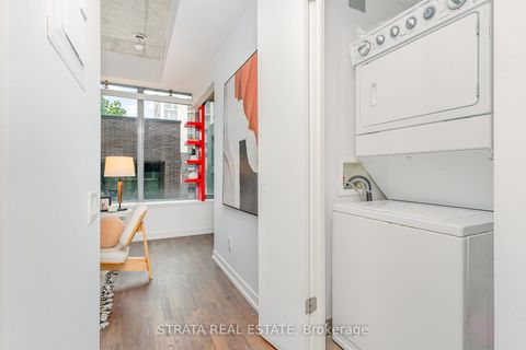 Photo 6 at 615 - 95 Bathurst Street, Bellwoods, Toronto