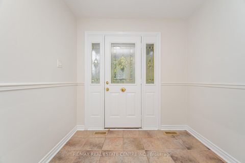 Photo 5 at 525 SWANN Drive, WO West, Oakville