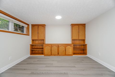 Photo 36 at 525 SWANN Drive, WO West, Oakville