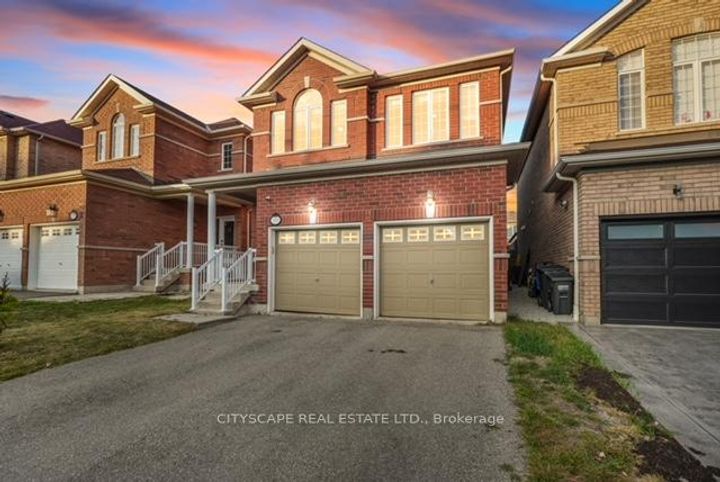 Photo 2 at 5515 Challenger Drive, Churchill Meadows, Mississauga