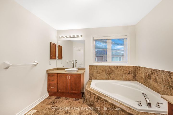 Photo 35 at 5515 Challenger Drive, Churchill Meadows, Mississauga