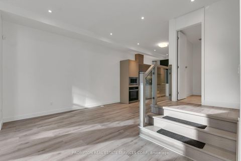 Photo 2 at 9 Gloucester Street, Yonge Corridor, Toronto