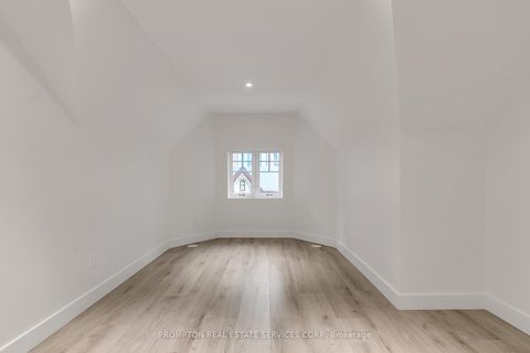 Photo 30 at 9 Gloucester Street, Yonge Corridor, Toronto