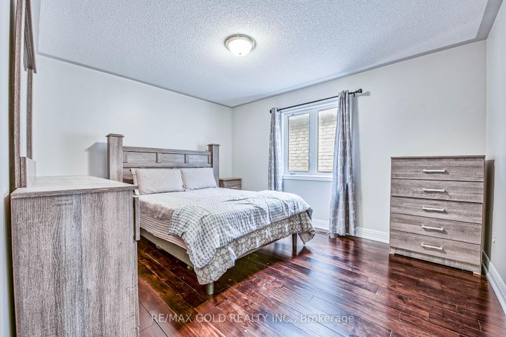 Photo 24 at 215 Bachman Drive, Maple, Vaughan