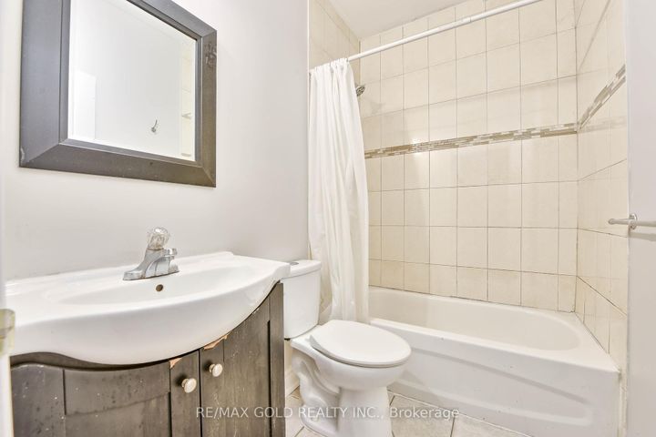 Photo 38 at 215 Bachman Drive, Maple, Vaughan