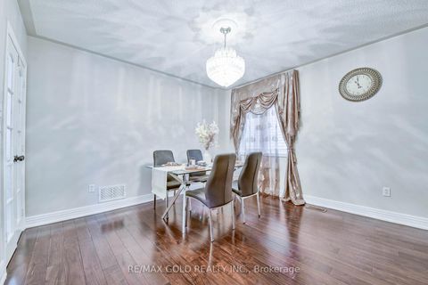 Photo 7 at 215 Bachman Drive, Maple, Vaughan