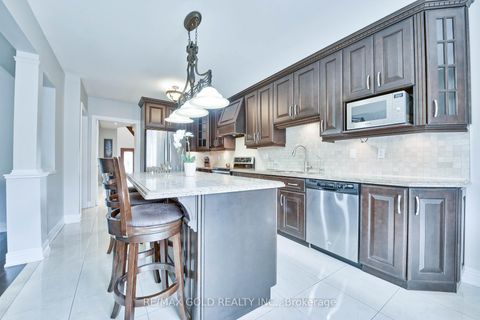Photo 12 at 215 Bachman Drive, Maple, Vaughan