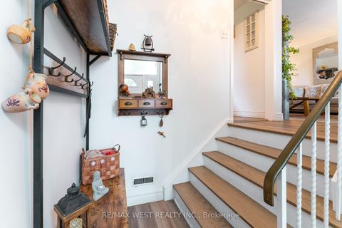 Photo 5 at 330 Pellatt Avenue, Pelmo Park W4, Toronto