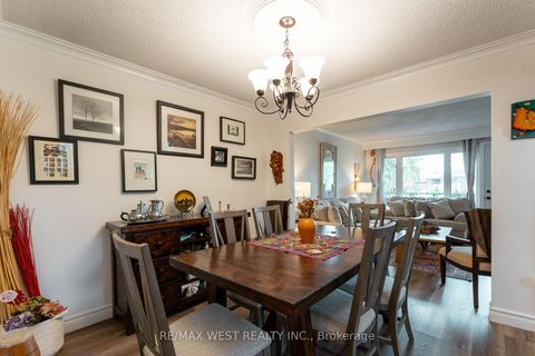 Photo 18 at 330 Pellatt Avenue, Pelmo Park W4, Toronto