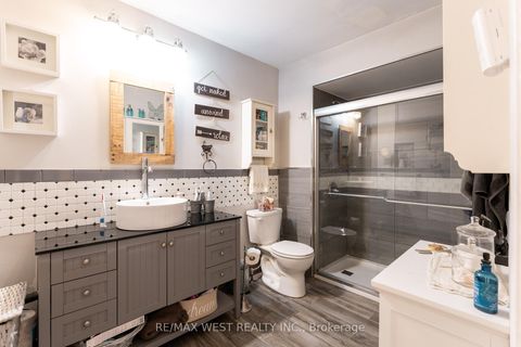 Photo 20 at 330 Pellatt Avenue, Pelmo Park W4, Toronto