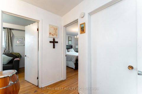 Photo 23 at 330 Pellatt Avenue, Pelmo Park W4, Toronto