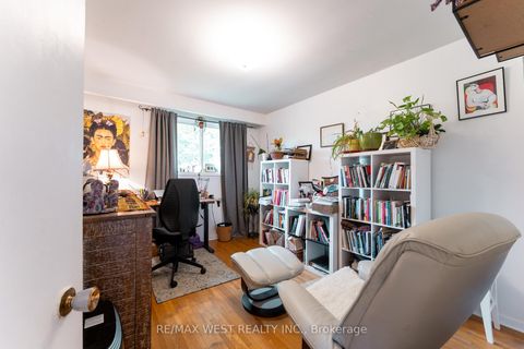 Photo 24 at 330 Pellatt Avenue, Pelmo Park W4, Toronto