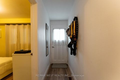 Photo 27 at 330 Pellatt Avenue, Pelmo Park W4, Toronto