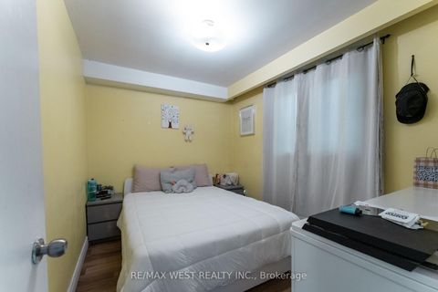 Photo 28 at 330 Pellatt Avenue, Pelmo Park W4, Toronto