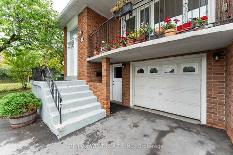 Photo 32 at 330 Pellatt Avenue, Pelmo Park W4, Toronto