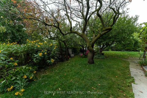Photo 39 at 330 Pellatt Avenue, Pelmo Park W4, Toronto