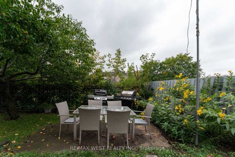 Photo 43 at 330 Pellatt Avenue, Pelmo Park W4, Toronto