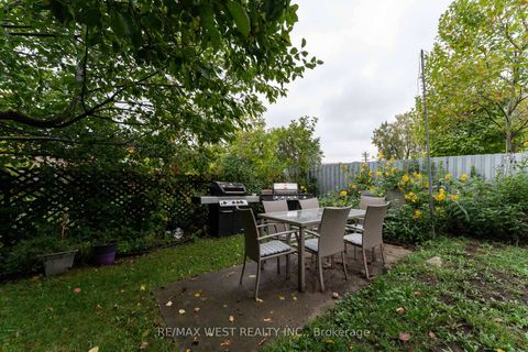 Photo 44 at 330 Pellatt Avenue, Pelmo Park W4, Toronto