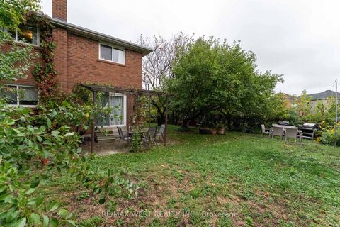 Photo 46 at 330 Pellatt Avenue, Pelmo Park W4, Toronto