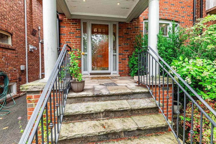 Photo 3 at 421 St Clair Avenue E, Moore Park, Toronto