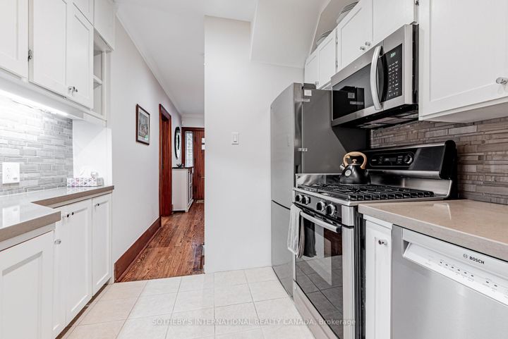 Photo 17 at 421 St Clair Avenue E, Moore Park, Toronto